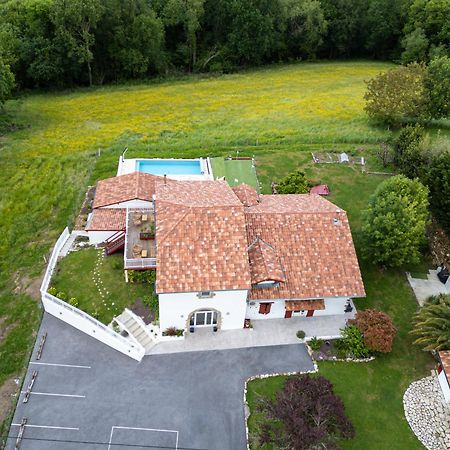 Bed & Breakfast Perbos 1556 La Bastide-Clairence Exterior photo