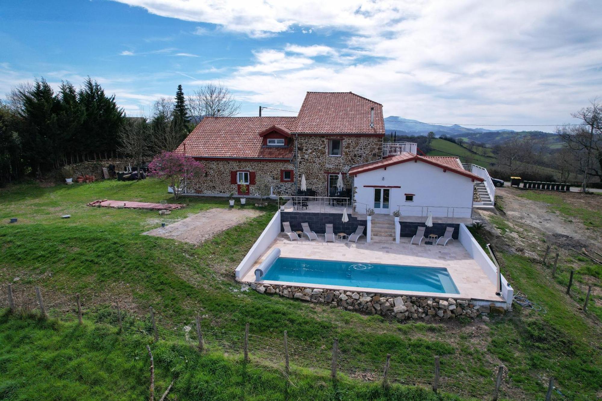 Bed & Breakfast Perbos 1556 La Bastide-Clairence Exterior photo