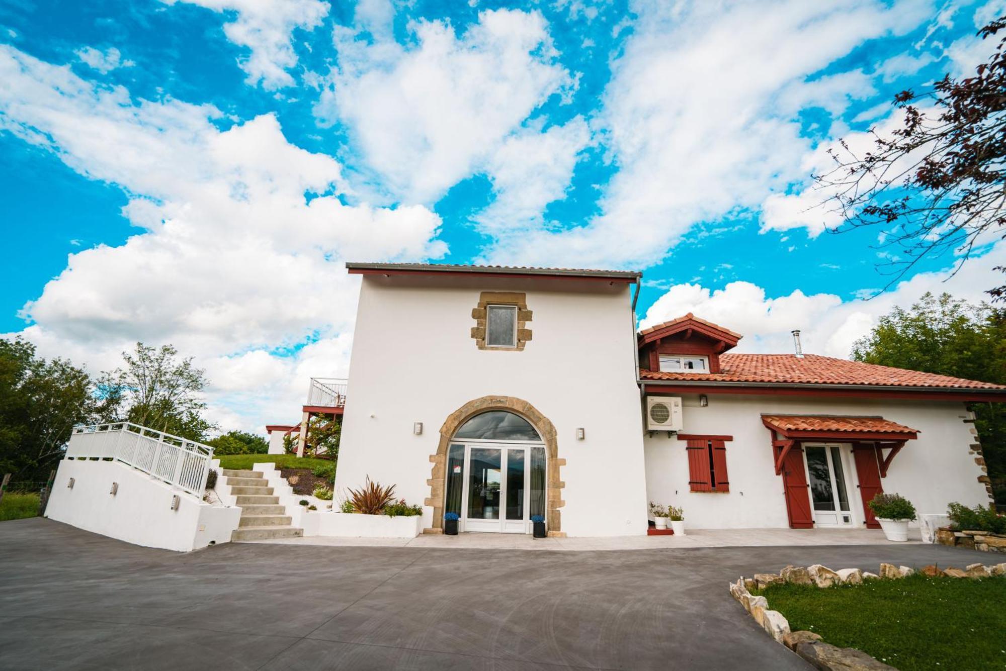 Bed & Breakfast Perbos 1556 La Bastide-Clairence Exterior photo