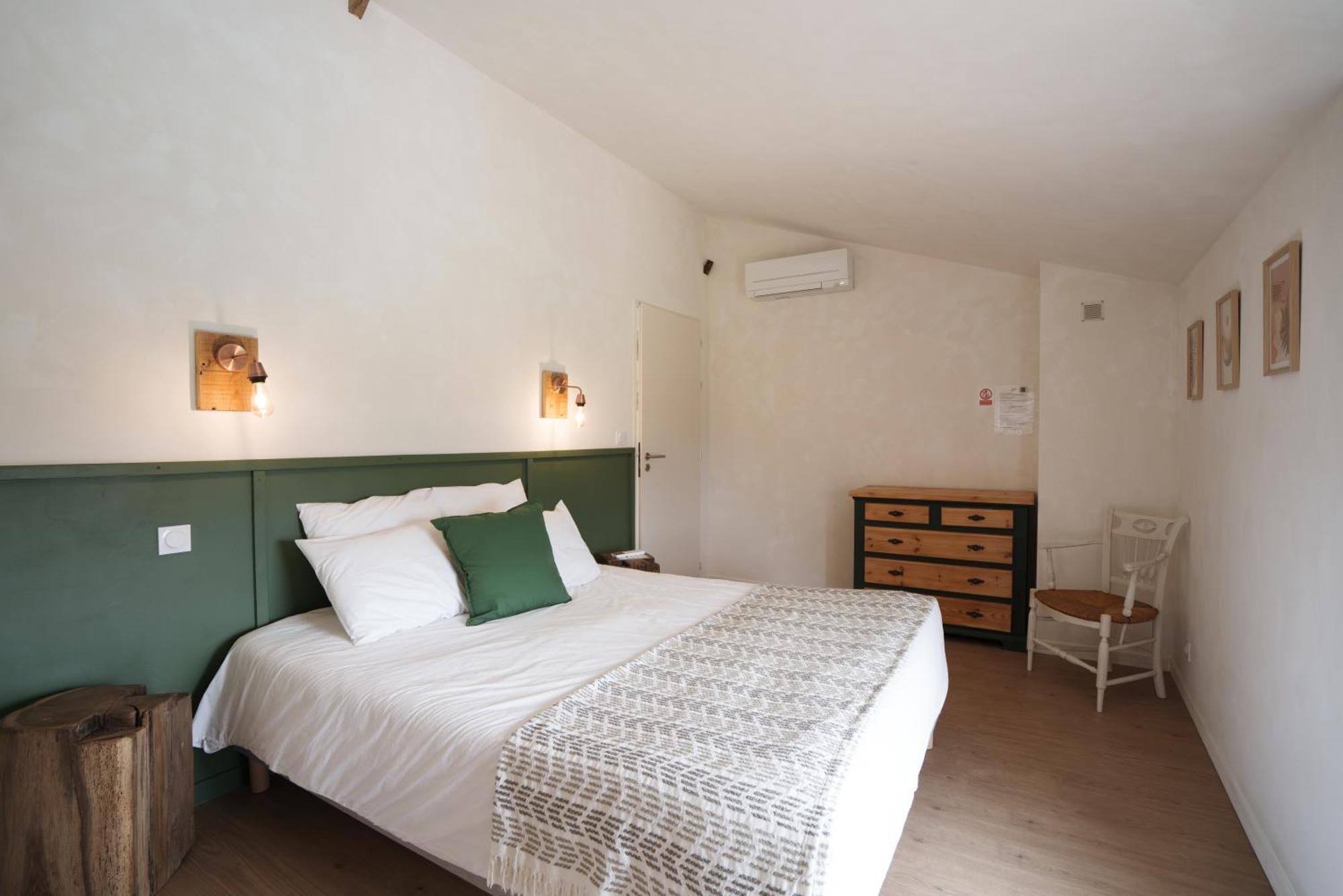 Bed & Breakfast Perbos 1556 La Bastide-Clairence Exterior photo